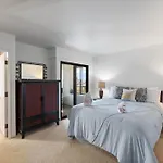 Ocean Bliss Awaits - Spacious Lanai - Outdoor Grill - Golf Course Views