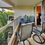 Maui Banyan T-305B
