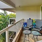 Maui Banyan T-305
