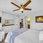 Ground Floor Garden View Unit With Great Amenities
