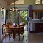 Hale Huanani B&B