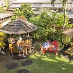 Nalu Kai Lodge Paia Hotel