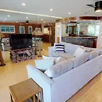 Royal Mauian, #302