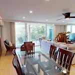 Royal Mauian, #302