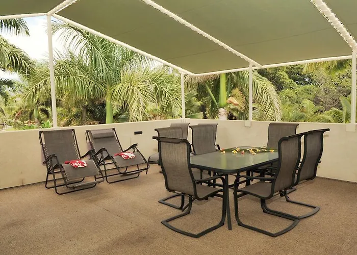 Aloha Aku Inn & Suites