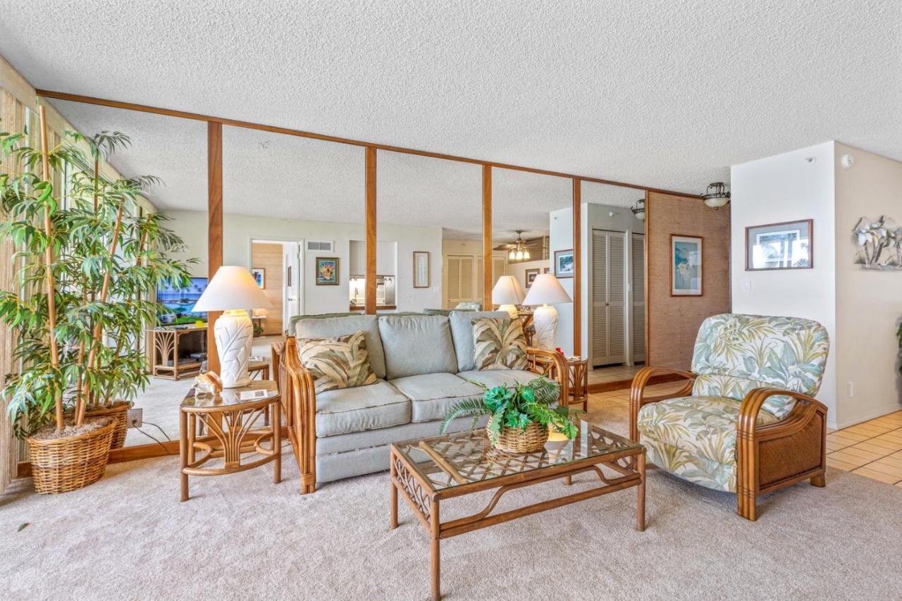 Royal 309 1 Bedroom Apartment *