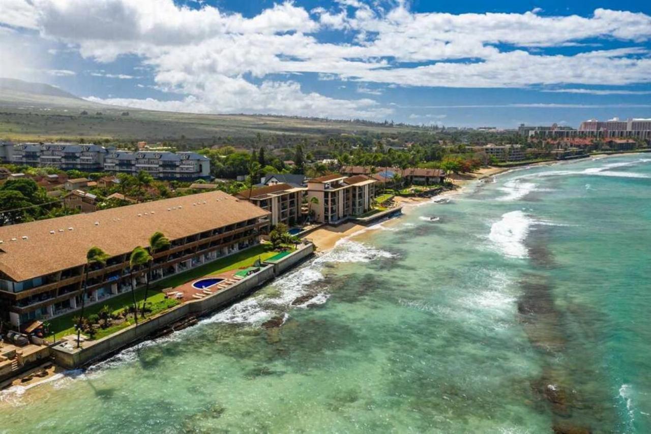 Modern-rustic Renovation Direct Oceanfront Penthouse Kahana