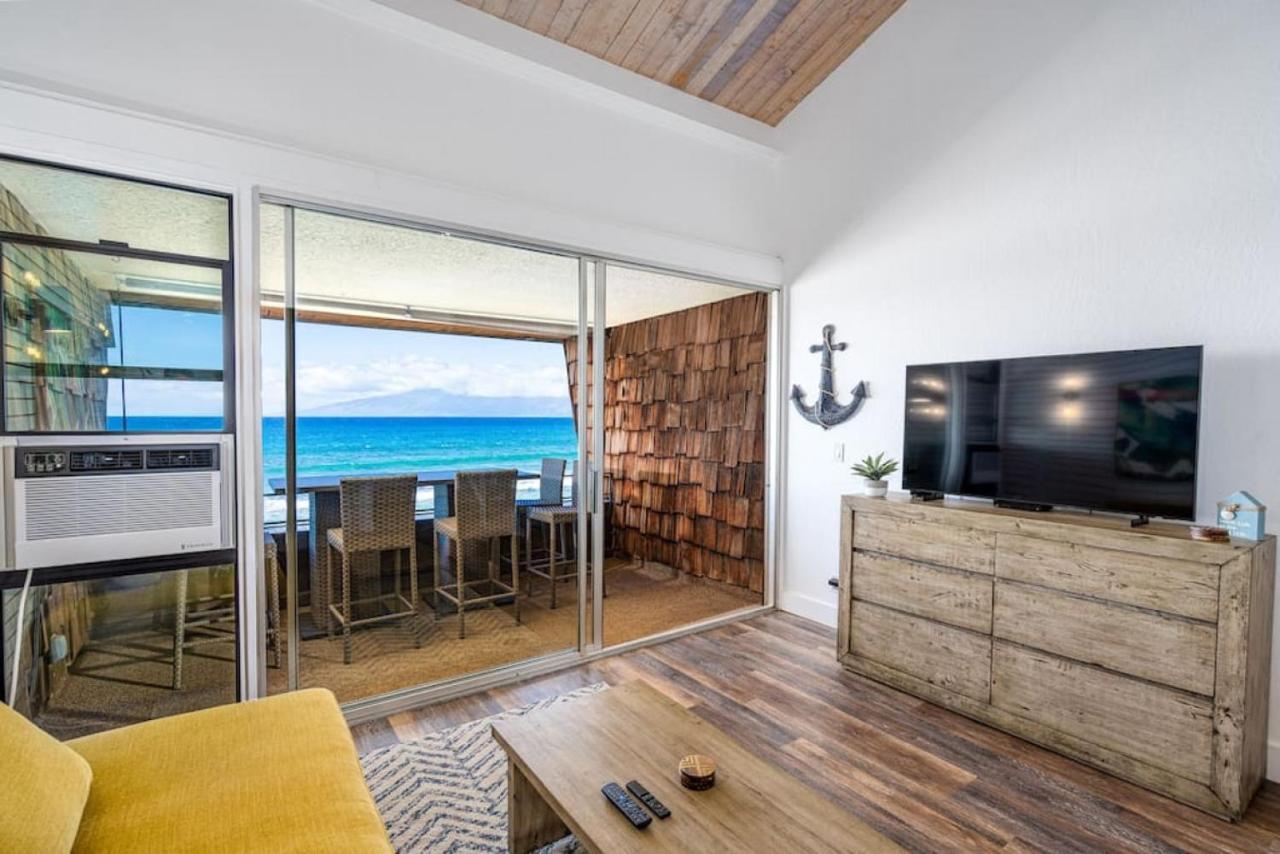Modern-rustic Renovation Direct Oceanfront Penthouse * Kahana