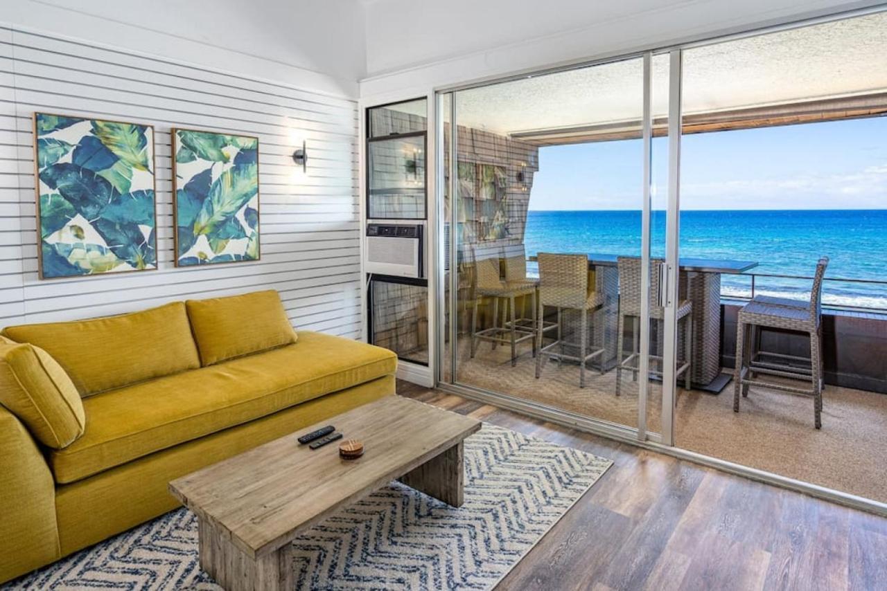 Modern-rustic Renovation Direct Oceanfront Penthouse Holiday home *