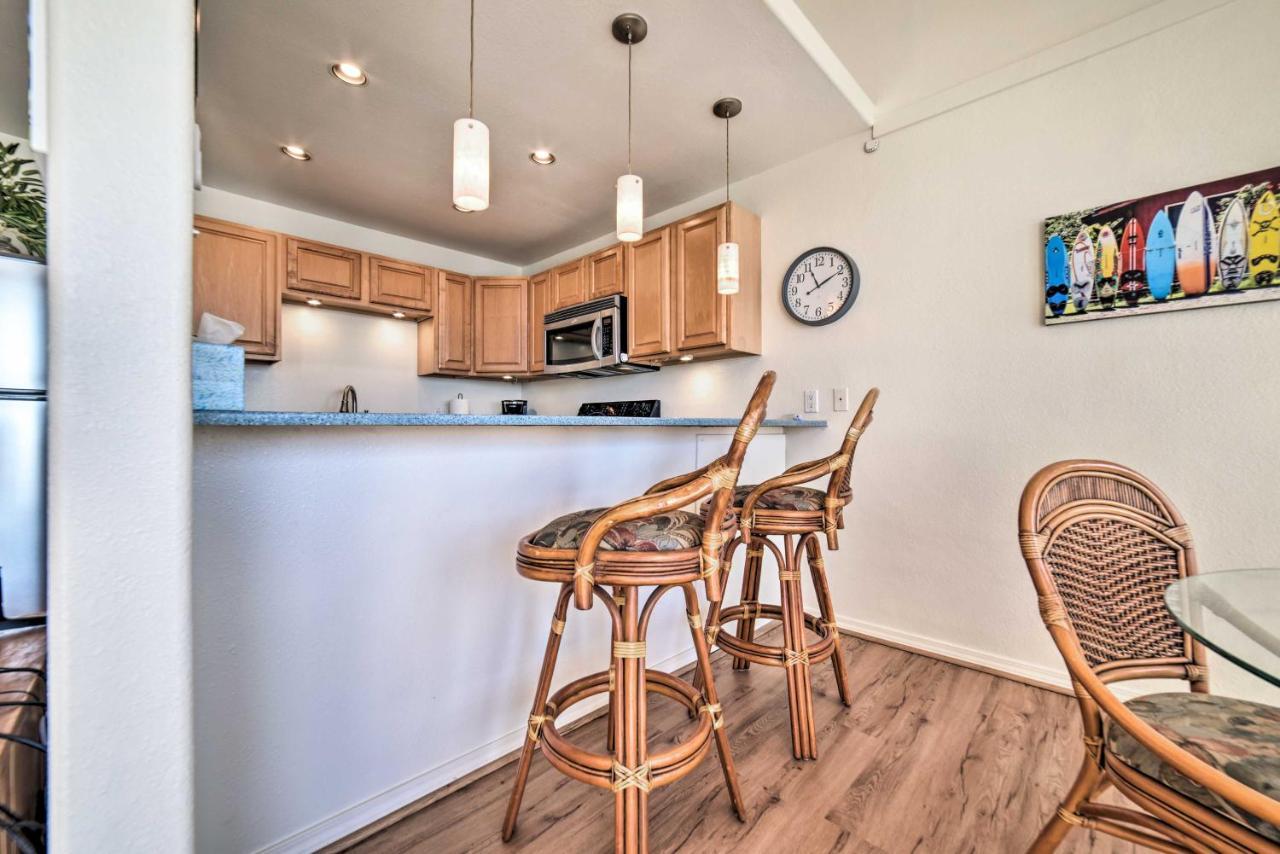 Apartment Oceanside Escape With Balcony - Steps To