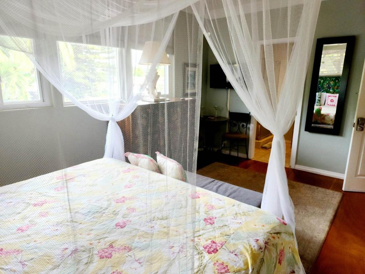 Old House-walk To Town & Beach! Guest house 3*