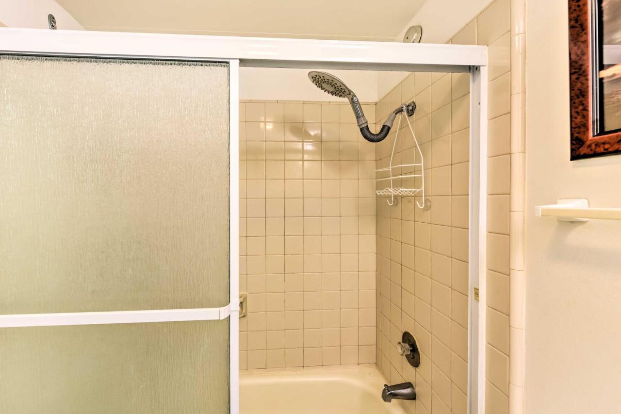 With Private Lanai, Ocean View And On-site Pool! Apartment