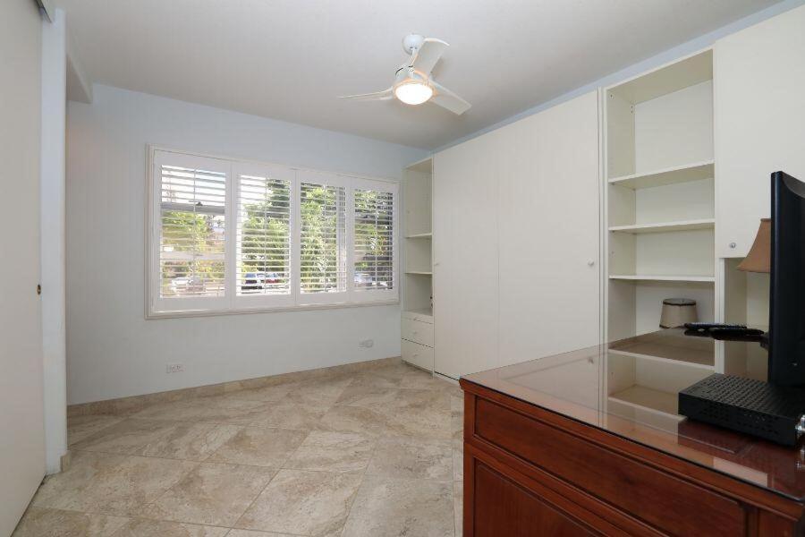 Royal Mauian, #202 *