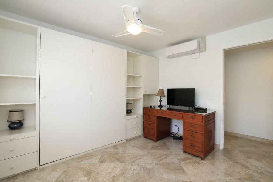 Royal Mauian, #202