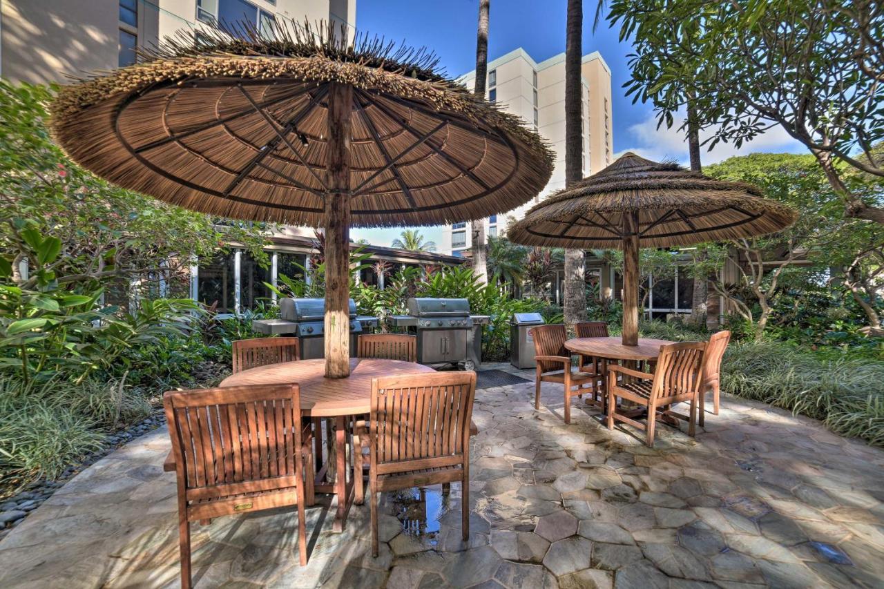 Apartment Oceanfront Kaanapali Oasis With Pool!