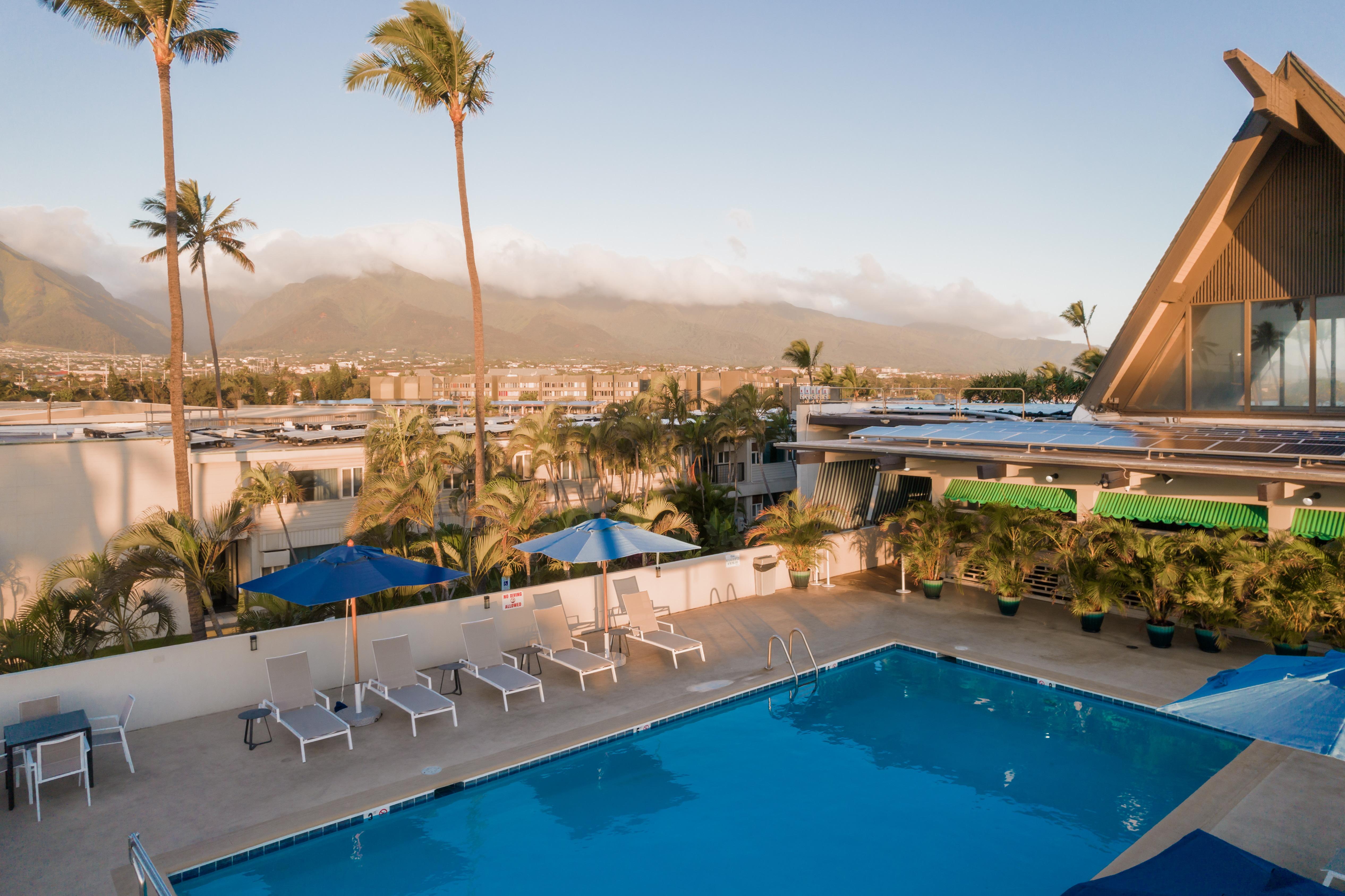 Maui Hotel 3*