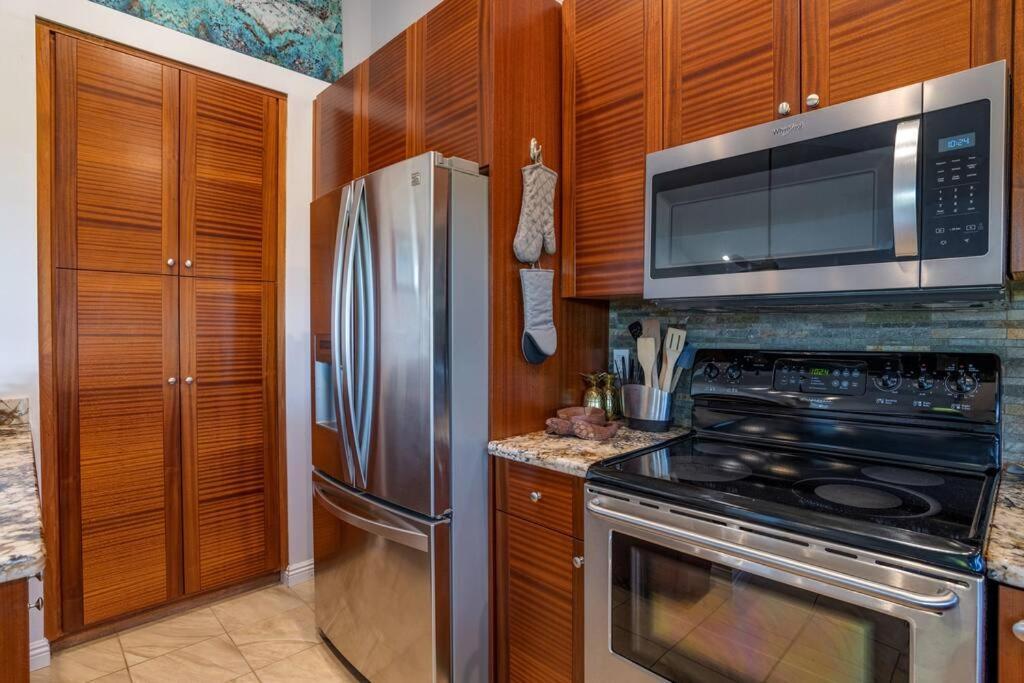 Wonderful Wailea With Lanai Water Views