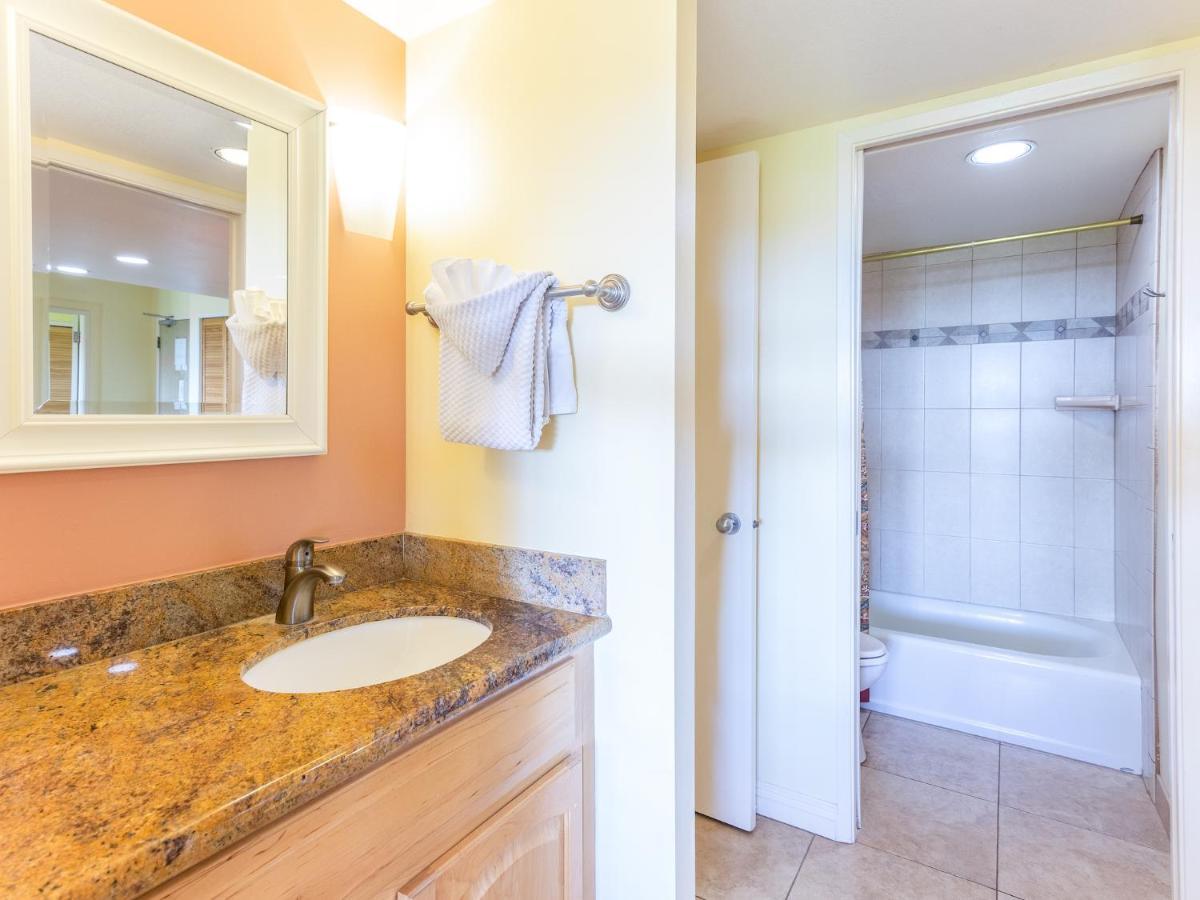 Apartment Maui Banyan T-305b *