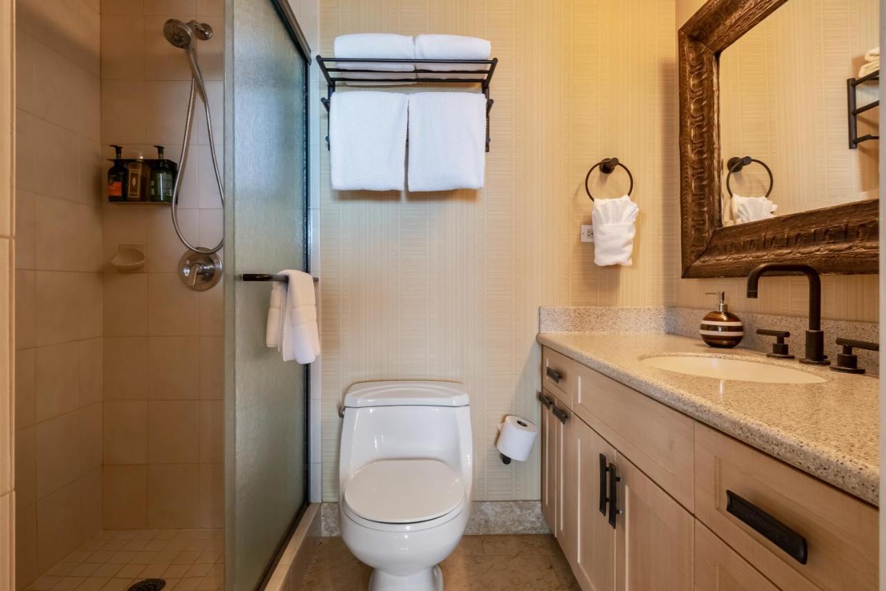Oceanfront Mana Kai 2 Bedroom