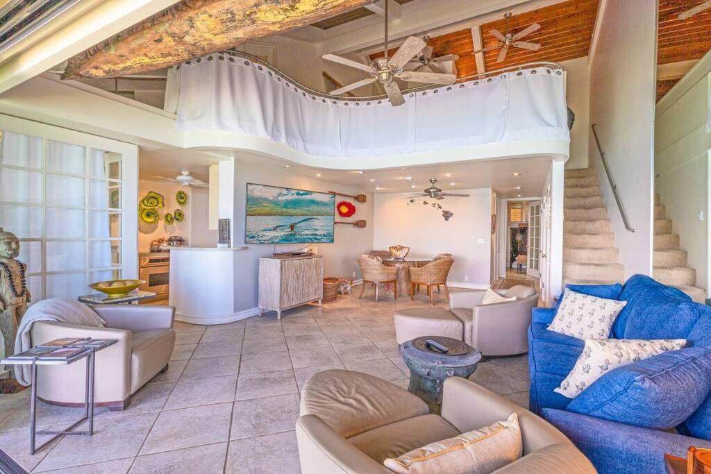 The Noniluna Two - Sleeps 9 Pack N Play Lahaina