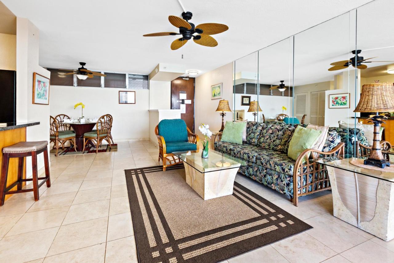Royal 1212 * Kahana