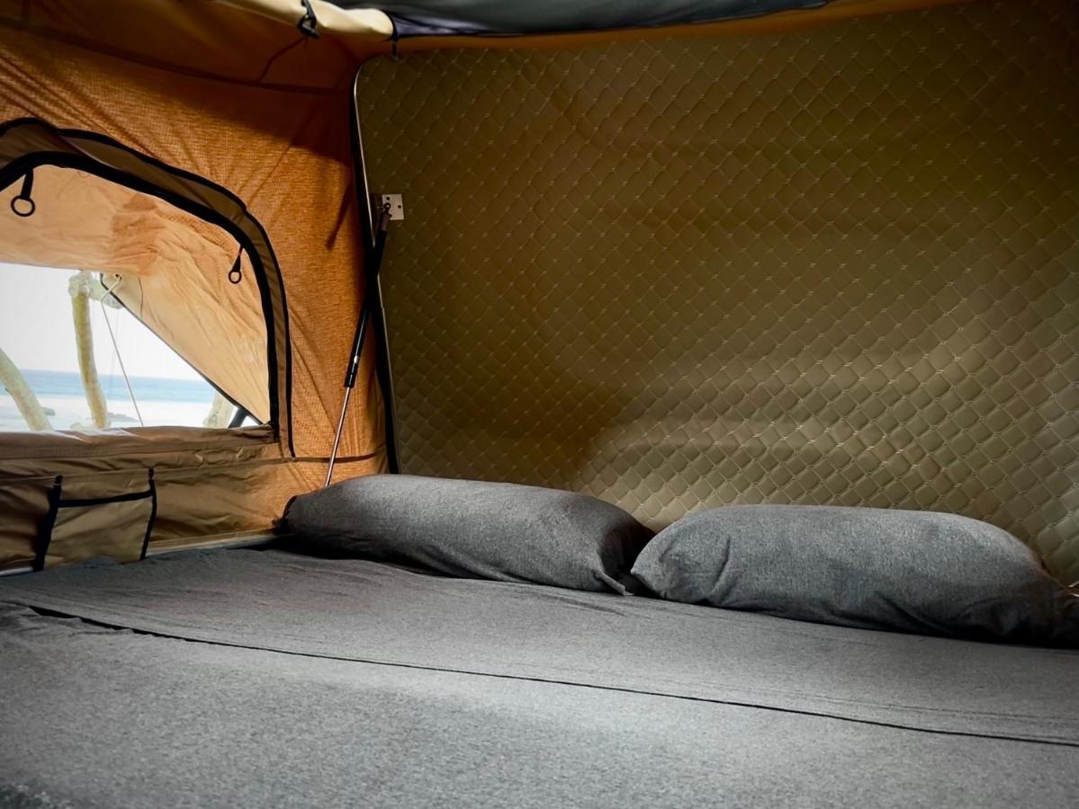 Embark On A Journey Through Maui With Aloha Glamp's Jeep And Rooftop Tent Allows To Discover Diverse Campgrounds, Unveiling The Island's Beauty From Unique Perspectives Each Day * Paia