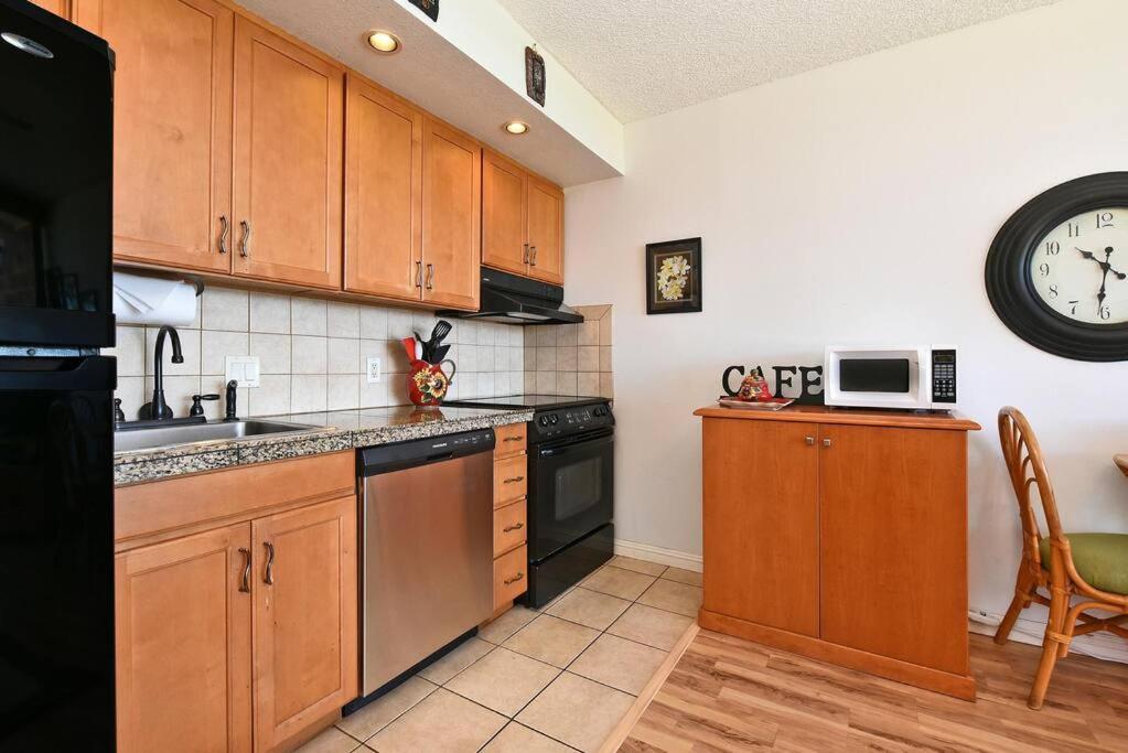 Oceanfront Kuleana Special!!! Apartment Kahana