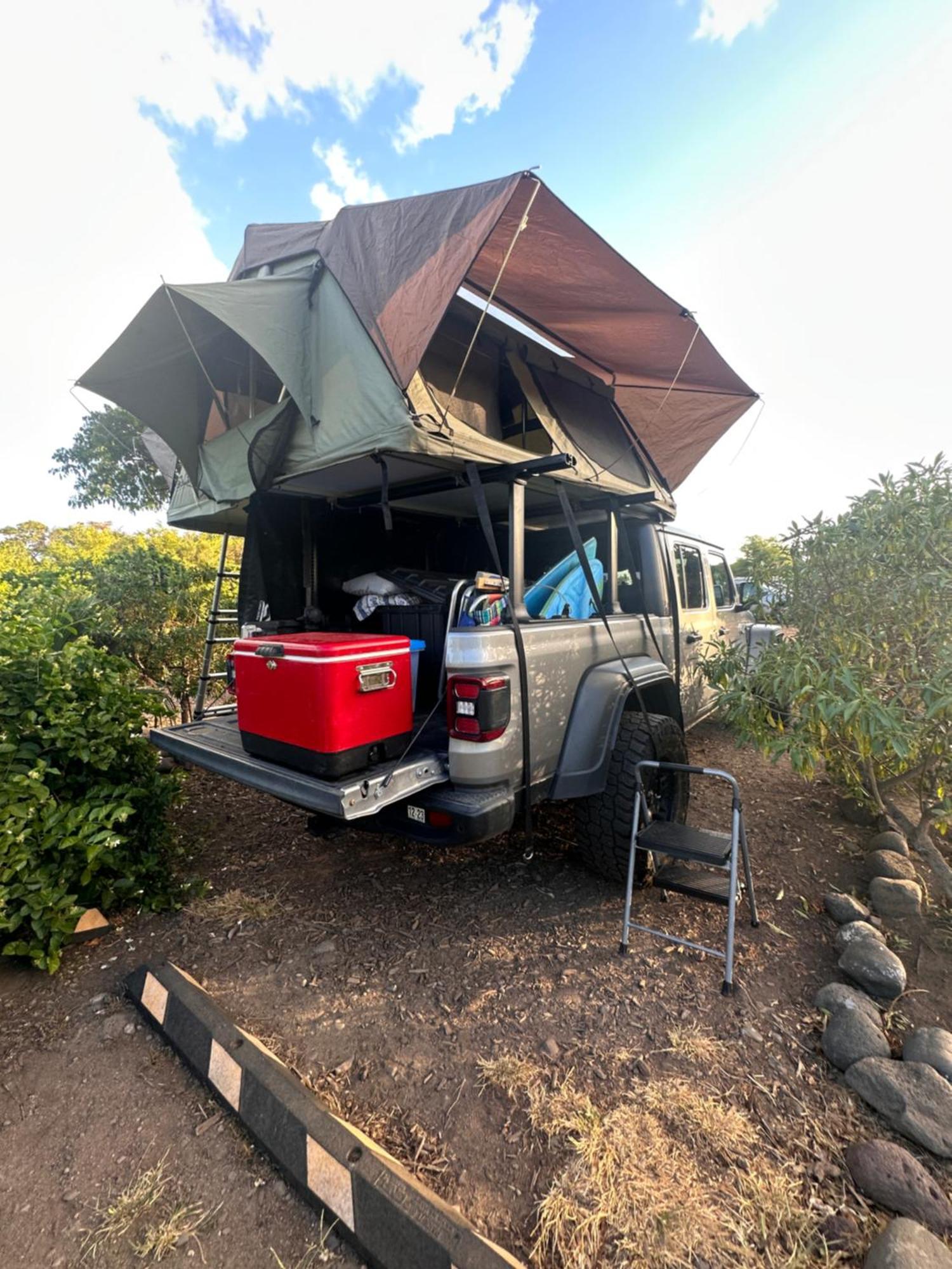Luxury tent Embark On A Journey Through Maui With Aloha Glamp's Jeep And Rooftop Tent Allows To Discover Diverse Campgrounds, Unveiling The Island's Beauty From Unique Perspectives Each Day Paia