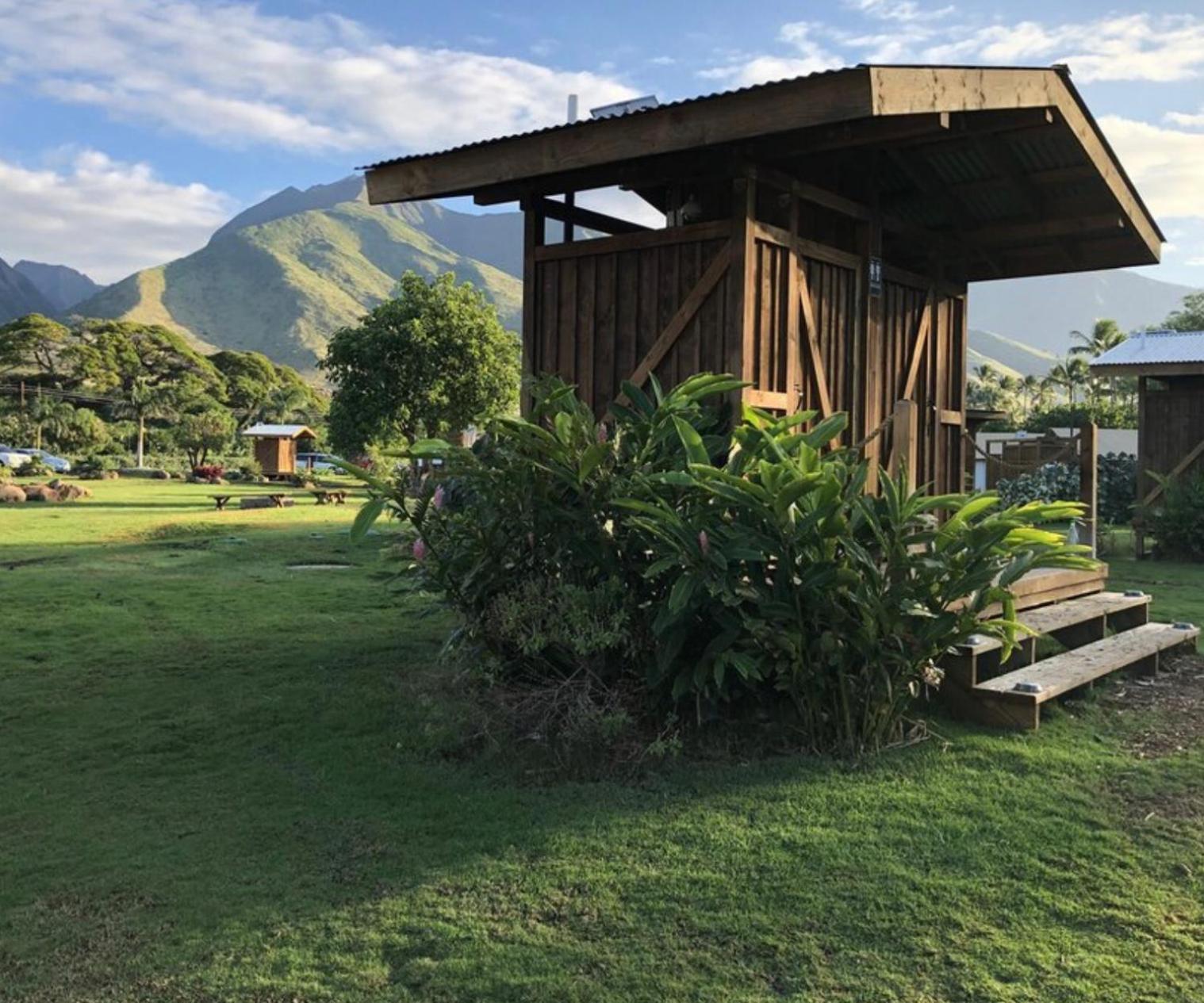 Luxury tent Embark On A Journey Through Maui With Aloha Glamp's Jeep And Rooftop Tent Allows To Discover Diverse Campgrounds, Unveiling The Island's Beauty From Unique Perspectives Each Day *