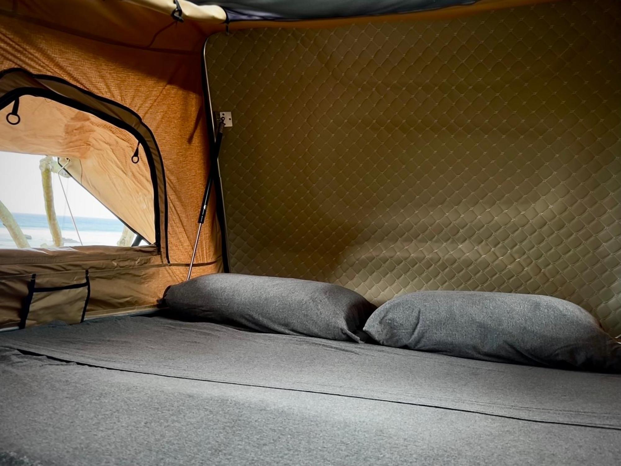 Embark On A Journey Through Maui With Aloha Glamp's Jeep And Rooftop Tent Allows To Discover Diverse Campgrounds, Unveiling The Island's Beauty From Unique Perspectives Each Day Luxury tent Paia