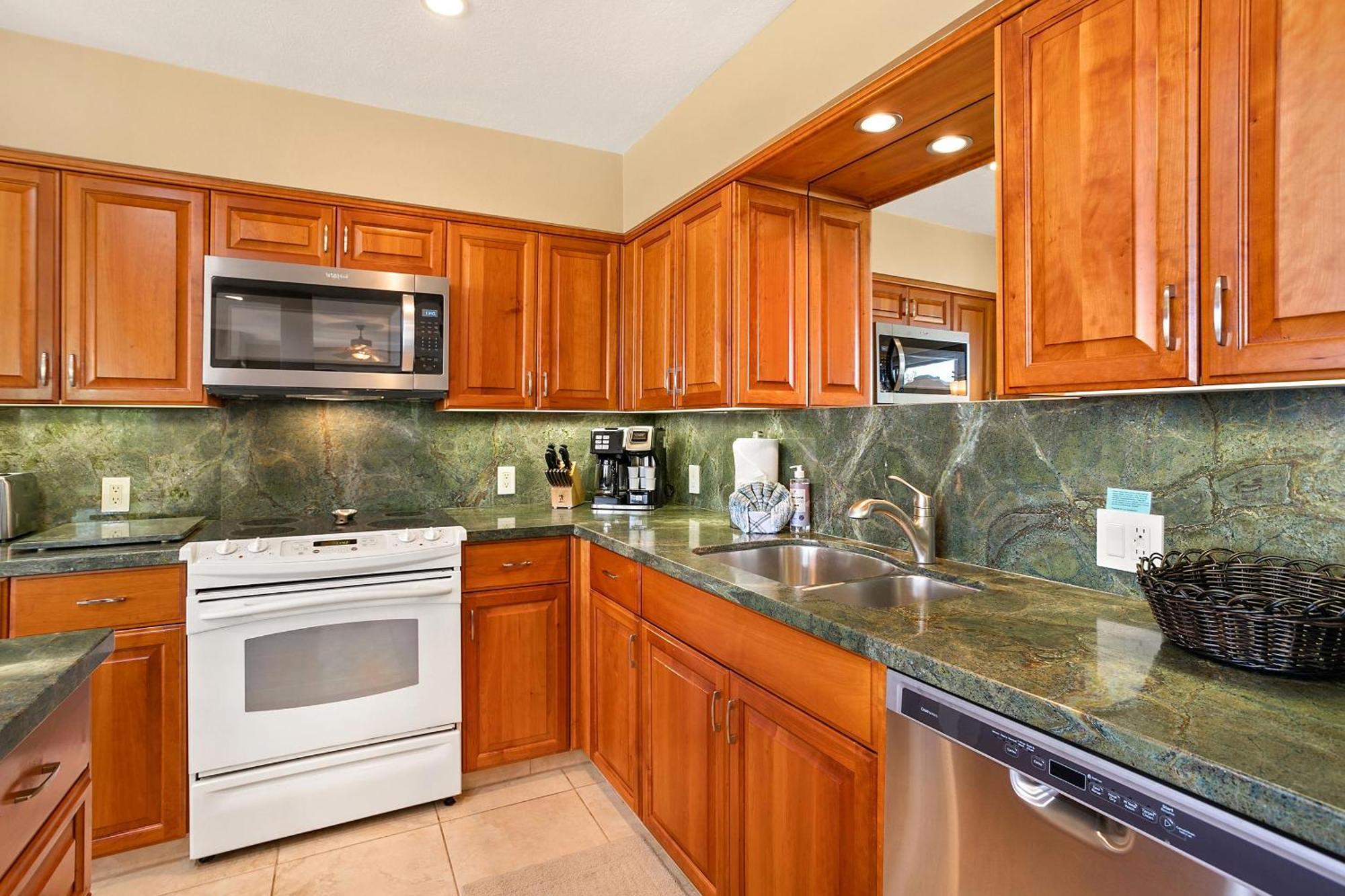Makena Surf G-201 - End Unit, Panoramic Views, Ac! Holiday home Wailea (Maui)