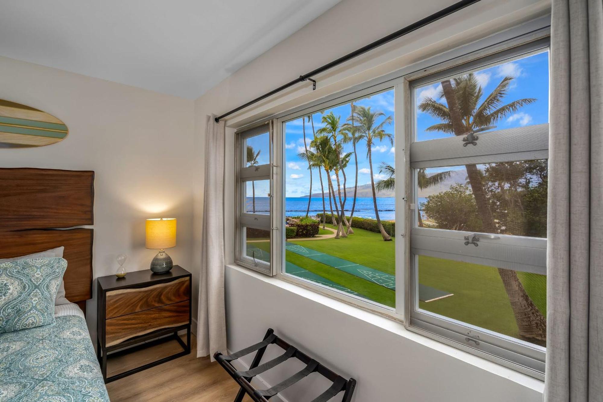 2 Bedroom 2 Bath Luxury Oceanfront Vistas Holiday home Kihei