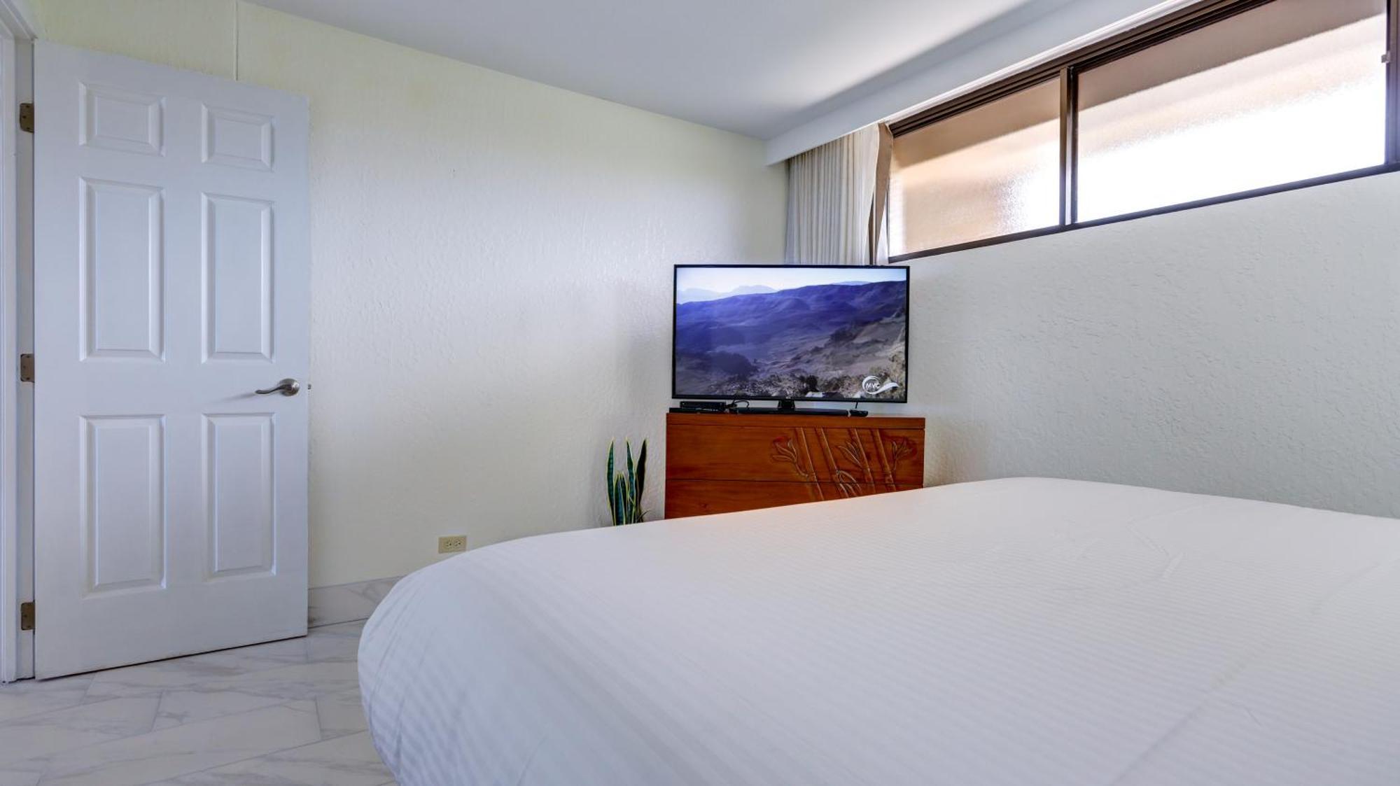 Apartment Maui Westside Presents: Kaanapali Shores 733 Stunning Ocean Views New Listing