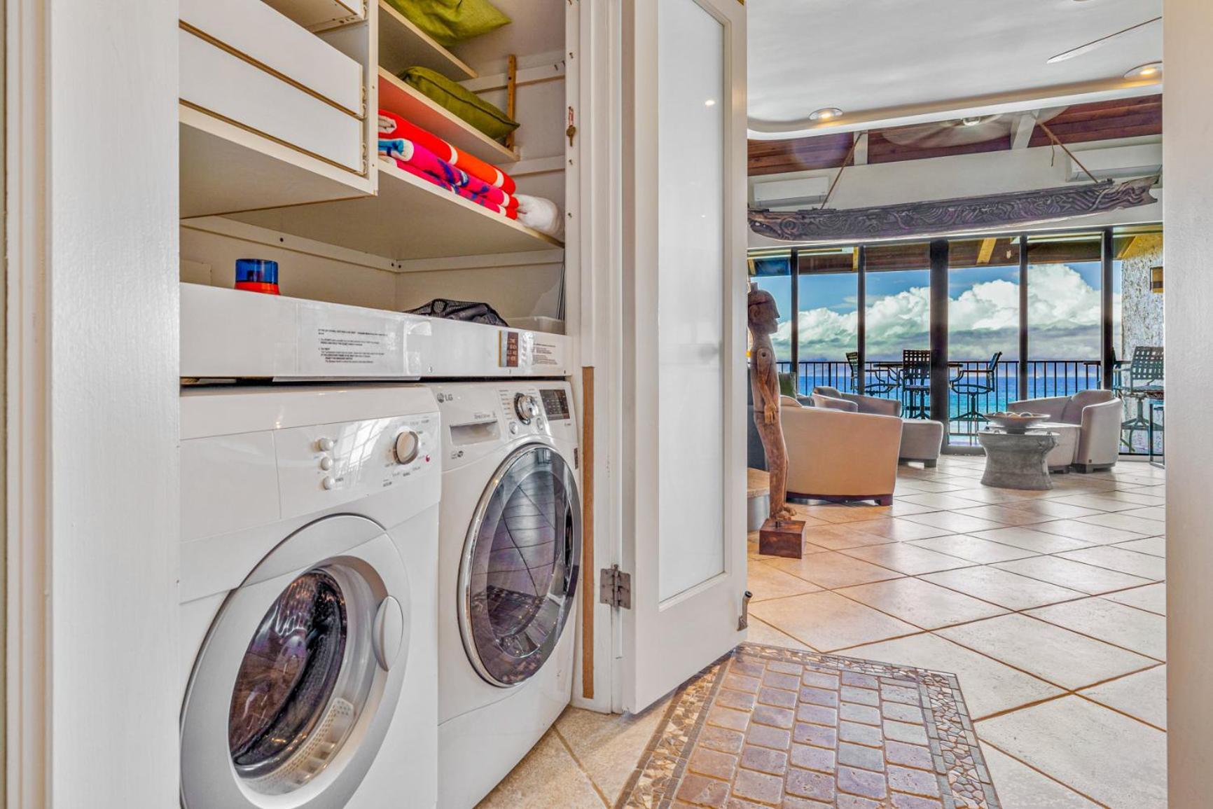 Apartment The Noniluna Two - Sleeps 9 Pack N Play *