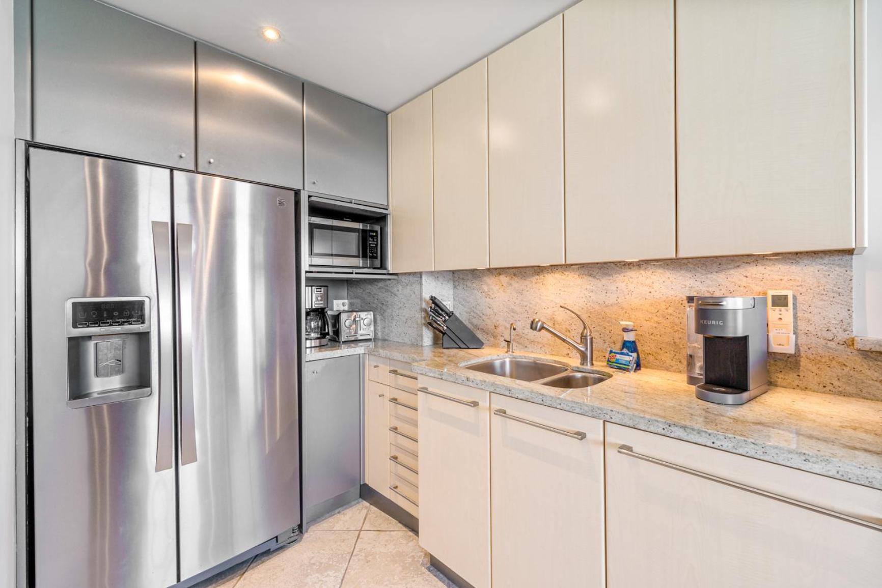 The Noniluna Two - Sleeps 9 Pack N Play Apartment *