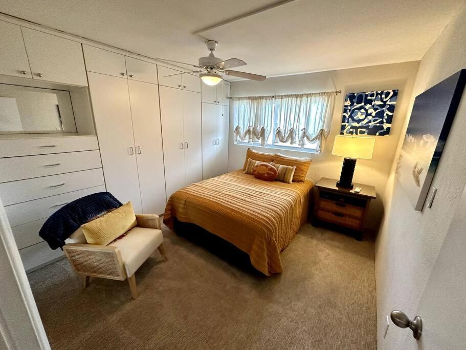 Beautiful Oceanfront, Ac In Each Room, Sleeps 6 Apartment