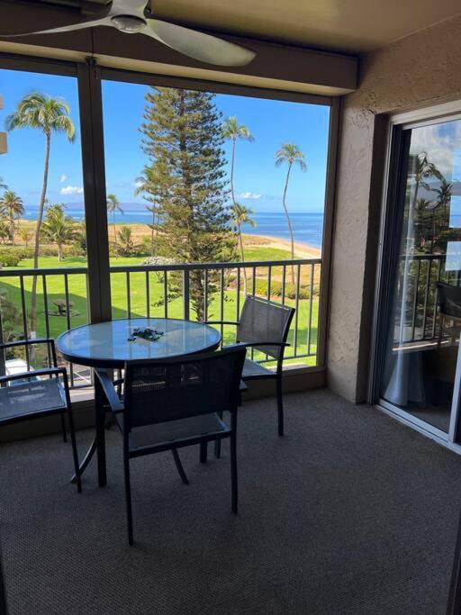 Beautiful Oceanfront, Ac In Each Room, Sleeps 6 Apartment *