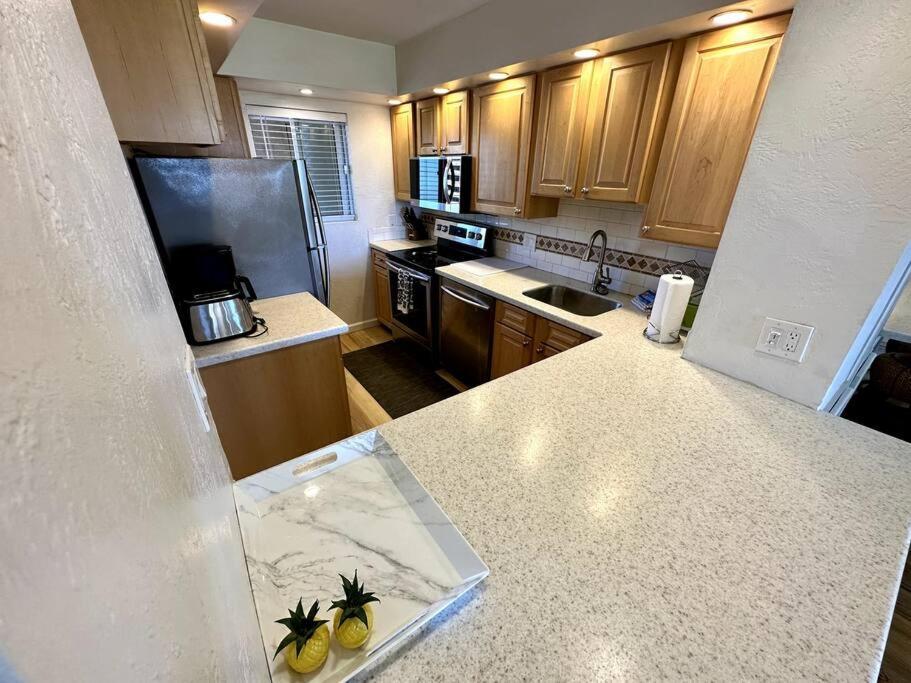 Beautiful Oceanfront, Ac In Each Room, Sleeps 6 Apartment