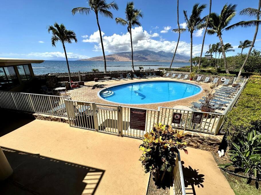 Apartment Beautiful Oceanfront, Ac In Each Room, Sleeps 6 Kihei