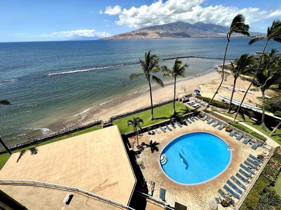 Beautiful Oceanfront, Ac In Each Room, Sleeps 6 Apartment *