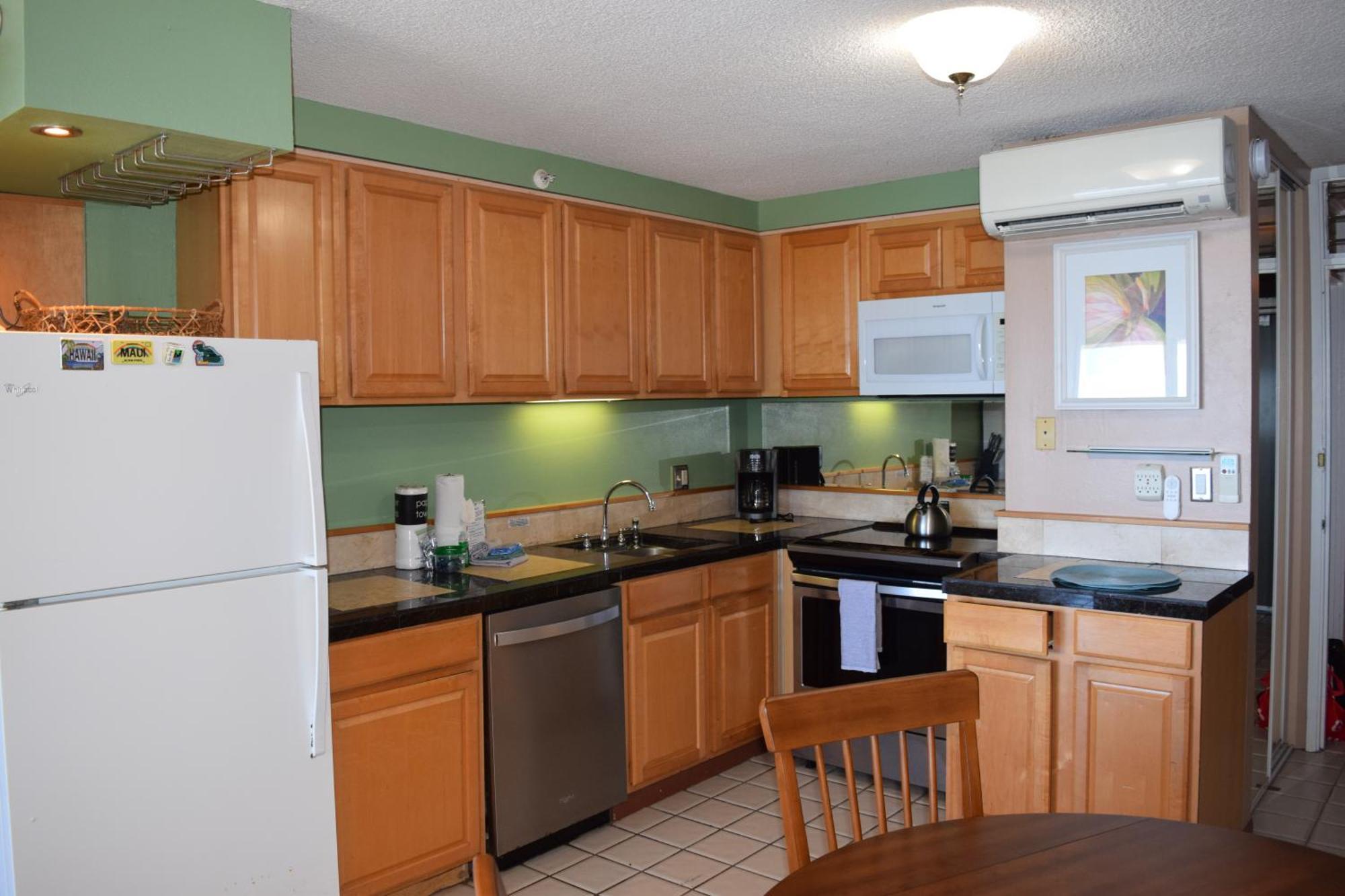 Floor Oceanfront Location With Great Swimming And Snorkeling Mkm809