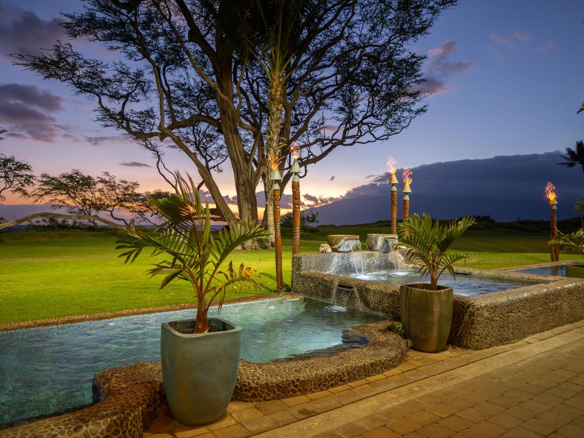 Aloha Aku Hula2 - Experience Beachfront Bliss Apartment *