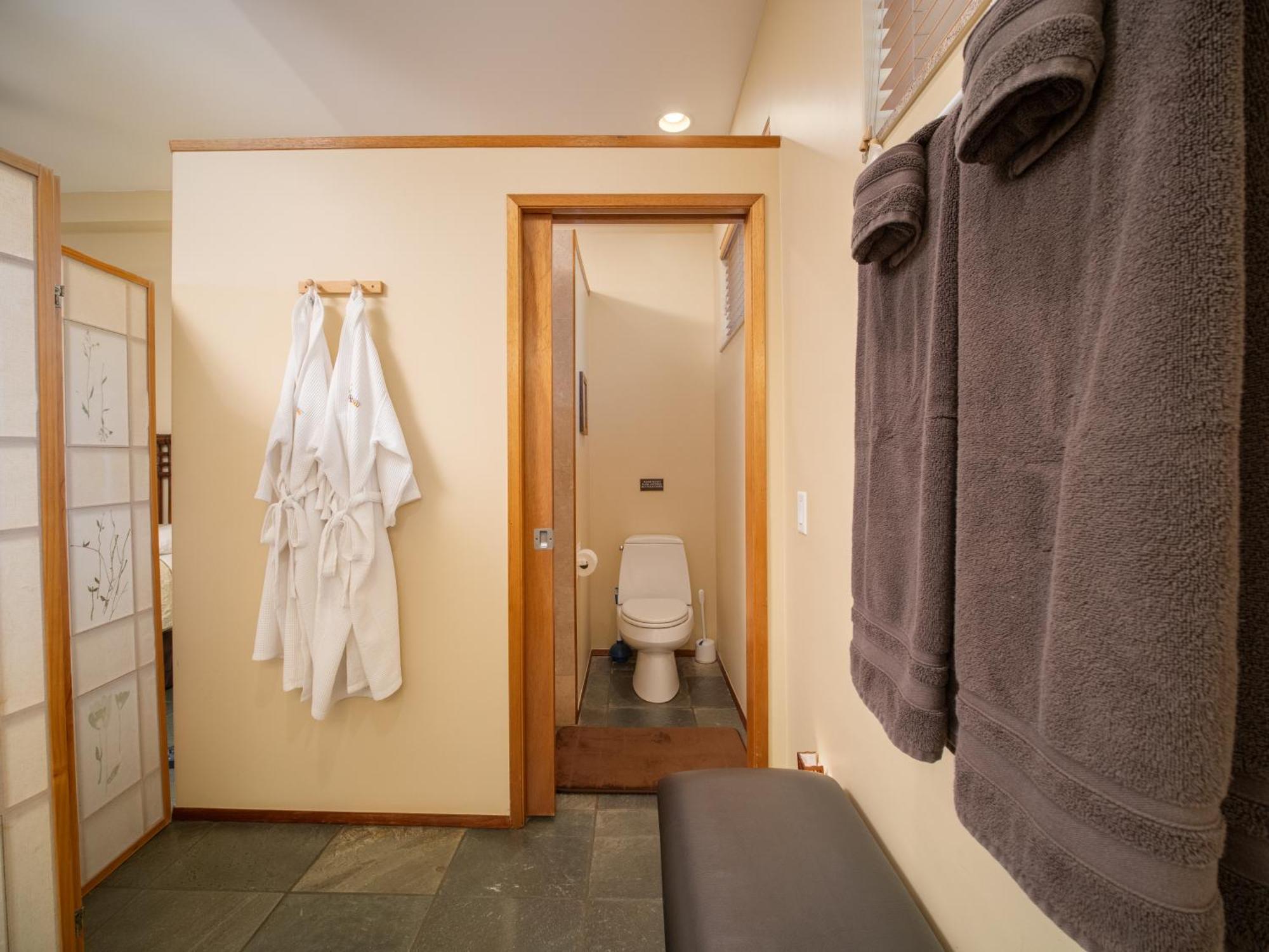 Aloha Aku Hula2 - Experience Beachfront Bliss Apartment Kihei