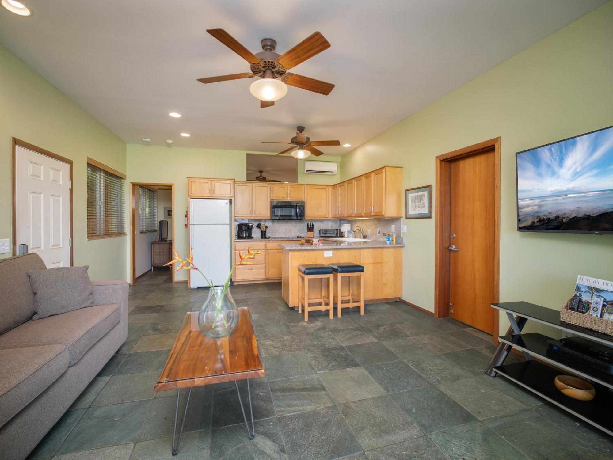 Aloha Aku Cocopalm2 - Your Cozy Beachfront Escape Apartment *
