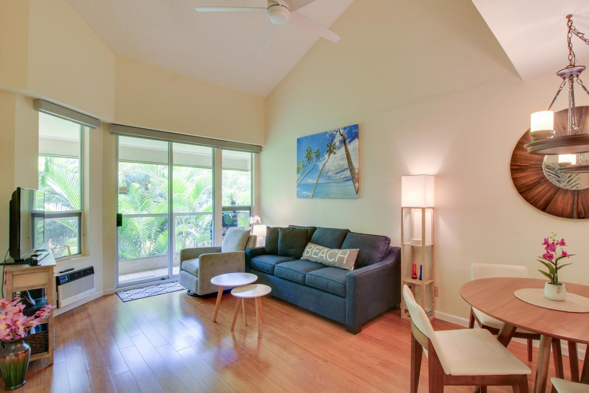 Steps To Shore Kihei Beachgoers With Pool!