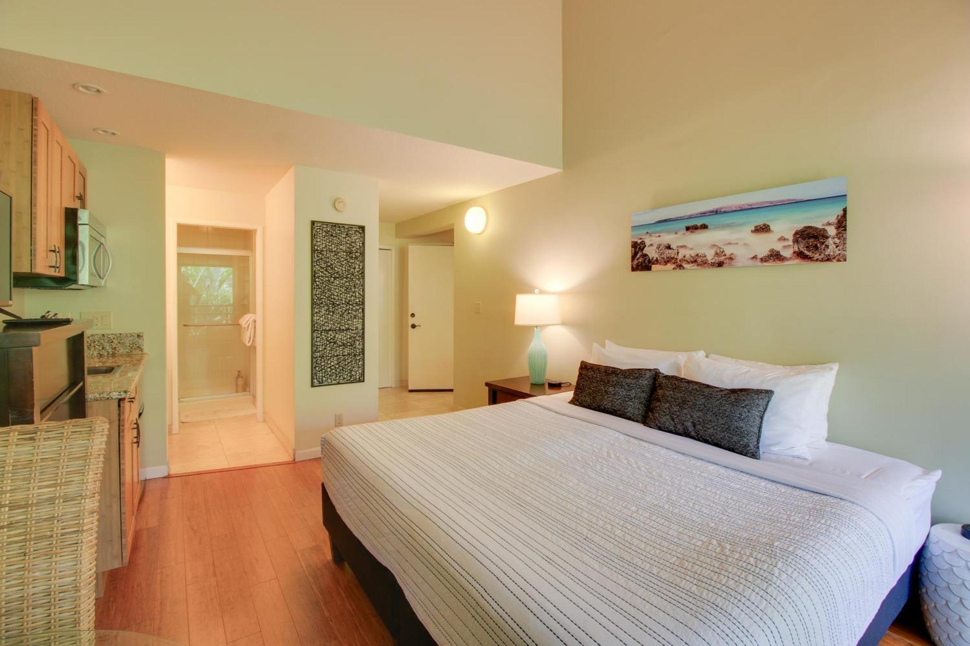Kihei Retreat With Pool Access, Walk To Shore!