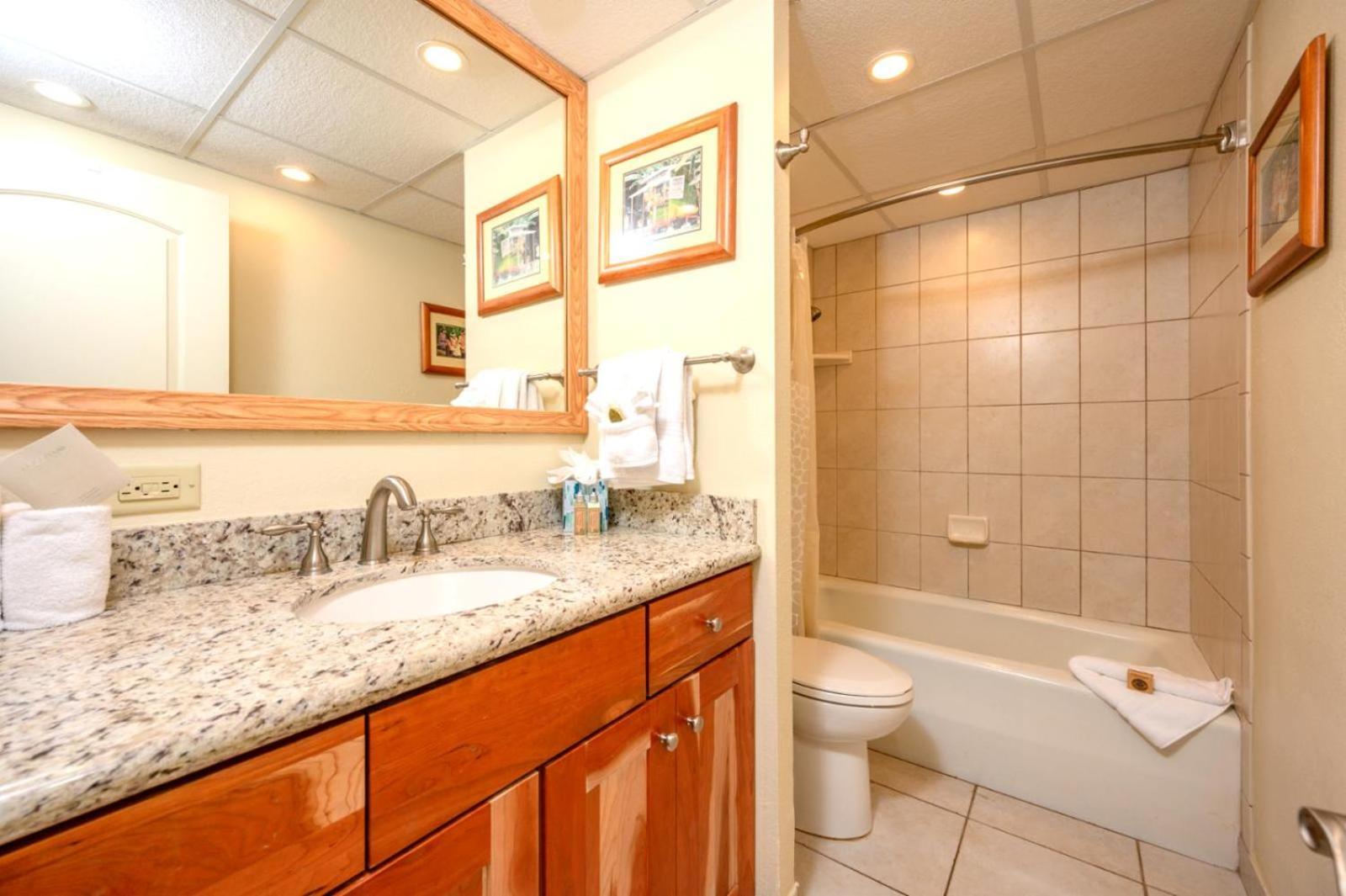 Kbm Free Car Shores Ks-155 Ground Floor Steps To Pool And *
