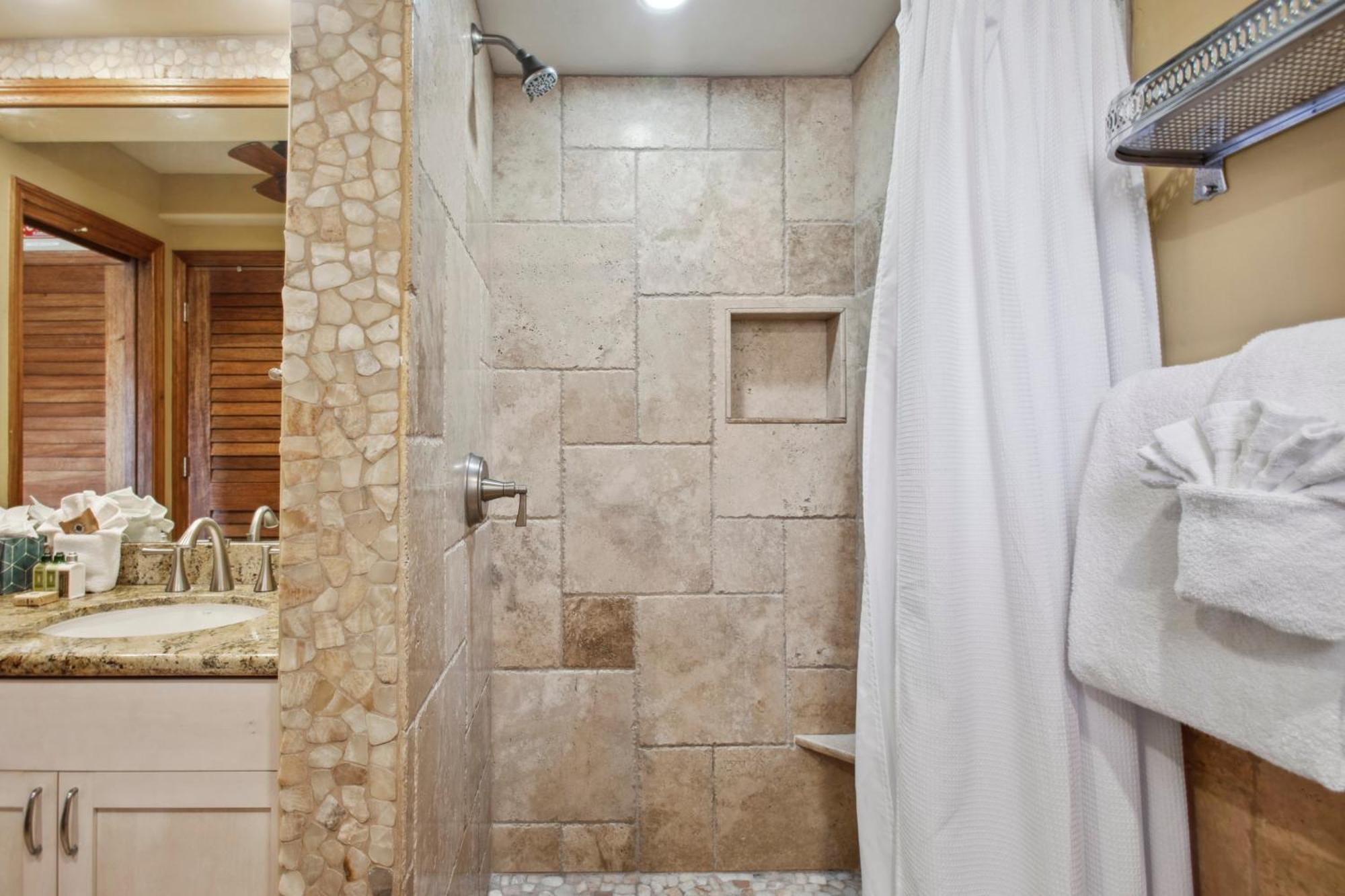 Kbm Free Car Papakea Pke-304 Renovated With Ocean Views Apartment *