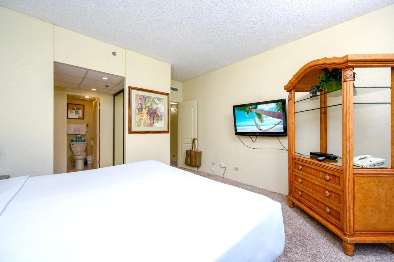Kbm Free Car Shores Ks-155 Ground Floor Steps To Pool And Apartment *