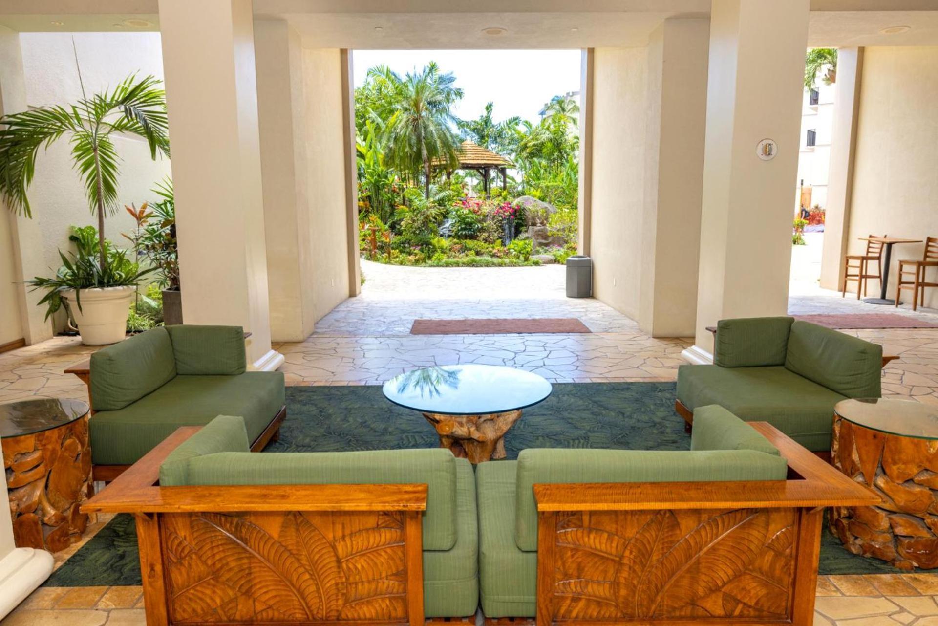 Kbm Free Car Shores Ks-155 Ground Floor Steps To Pool And Apartment *